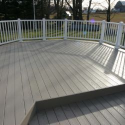 Composite-Decking-at-the-backyard